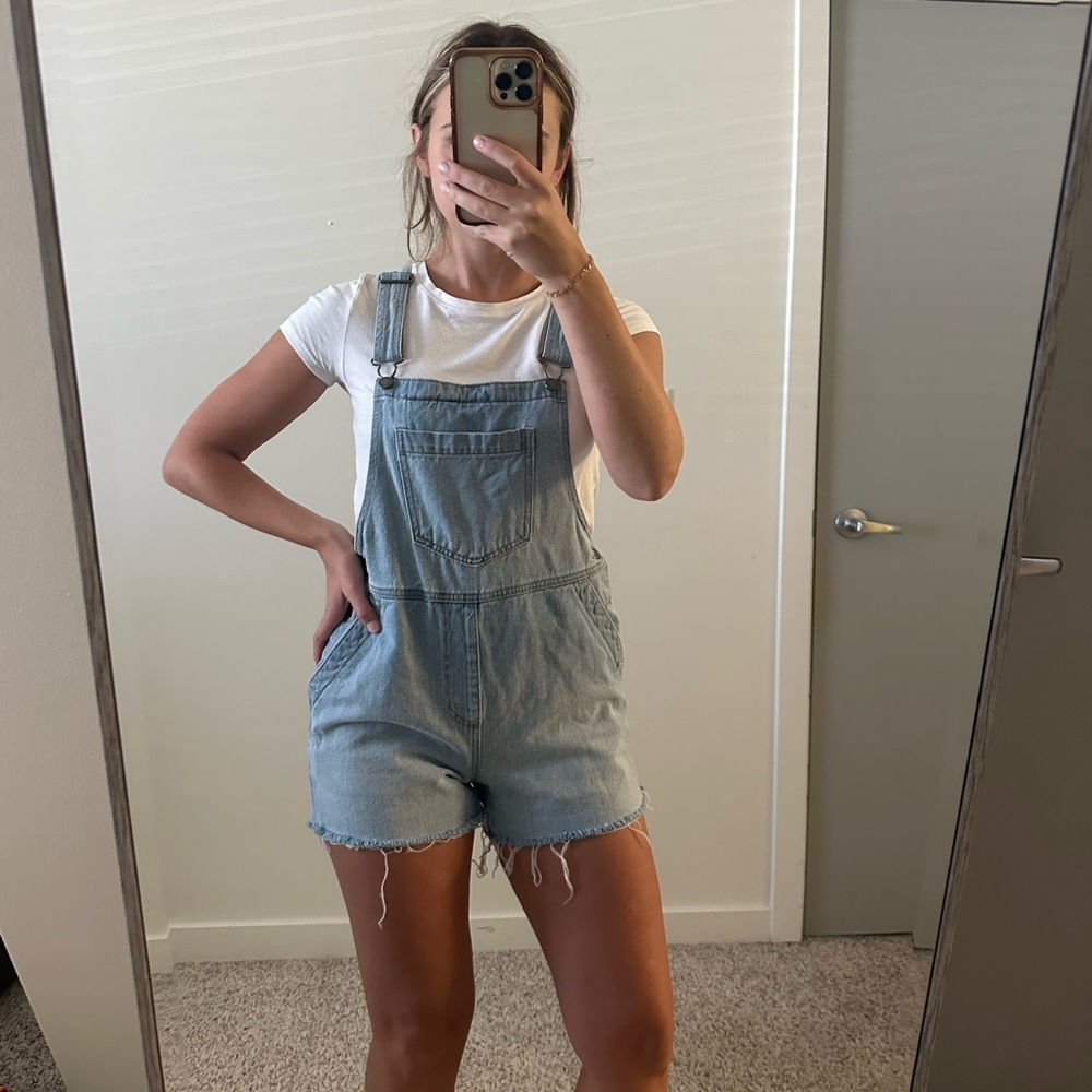 Women’s Shorts Overalls- Universal Thread